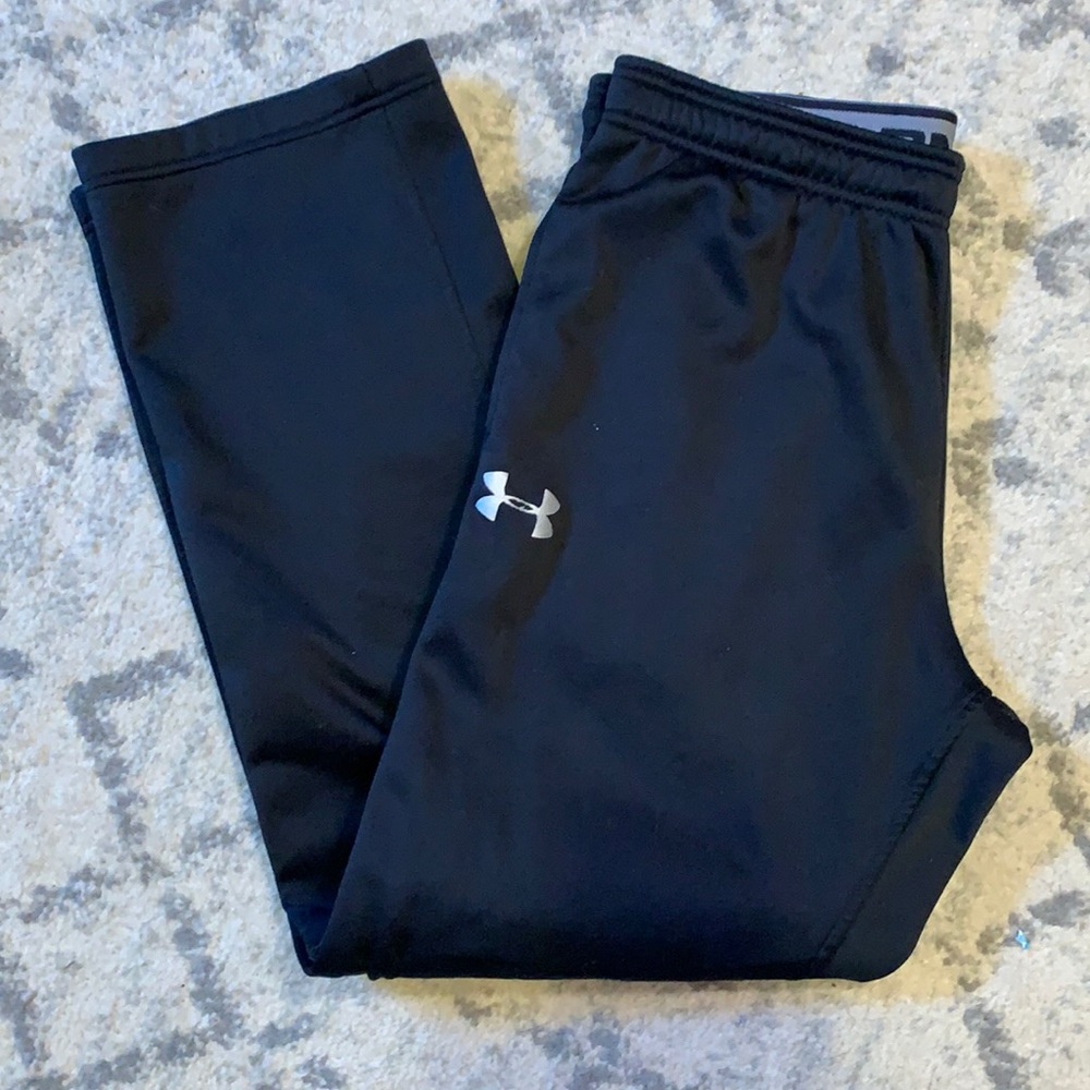 Used Black Under Armour athletic pants size Medium